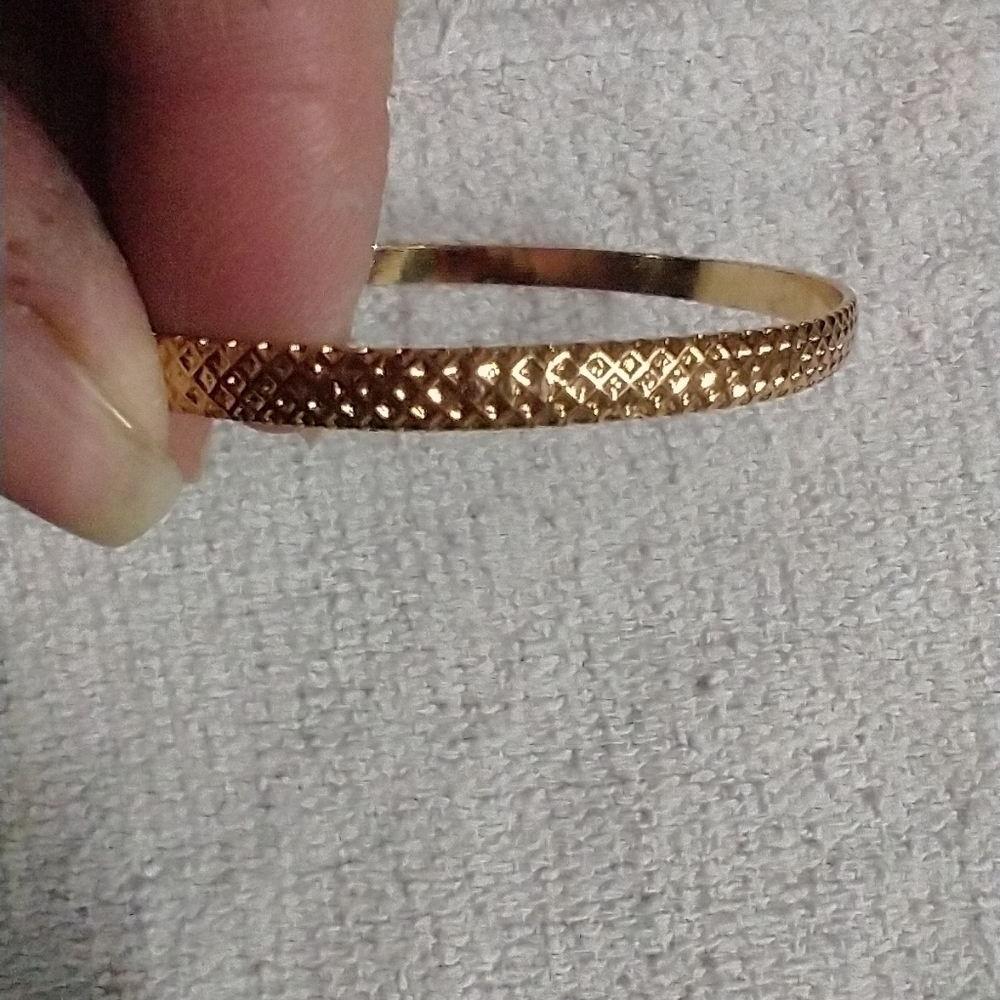 Goldtone bangle textured bracelet large
